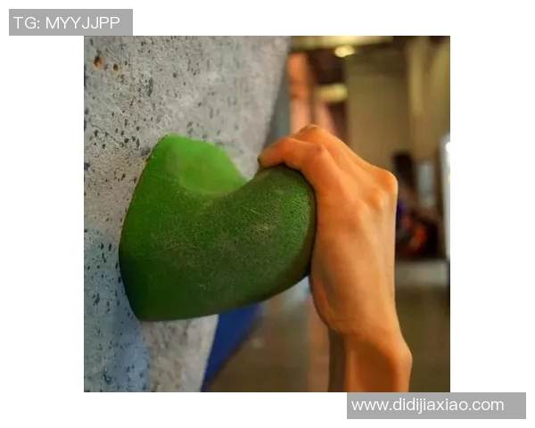 攀岩深度探索：揭秘成都攀岩队的训练与控制技巧