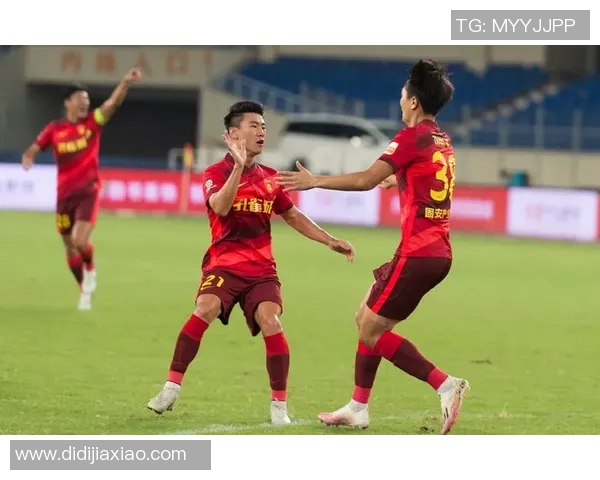 上海篮球队以80分领跑挑战赛积分榜展现强劲实力和竞争优势 上海篮球队以80分领跑挑战赛积分榜展现强劲实力和竞争优势