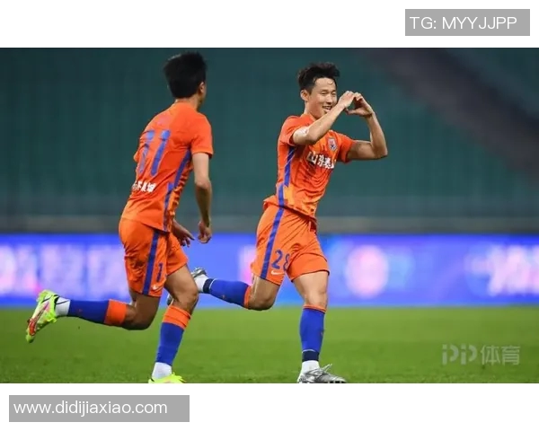 上海足球队以82分稳居冠军赛积分榜首位,争冠形势一片大好 上海足球队以82分稳居冠军赛积分榜首位,争冠形势一片大好